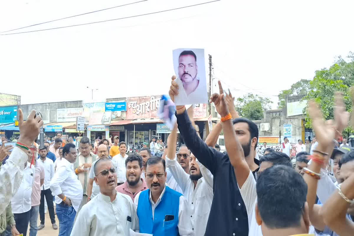 Khairagarh Nagar Palika Chunav 2024: नगर पालिका अध्यक्ष पद के चुनाव के पहले भारी हुआ BJP का पलड़ा, 3 कांग्रेस पार्षदों ने थामा बीजेपी का दामन