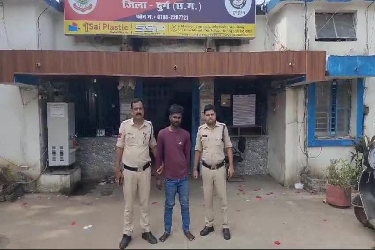 युवती से दुष्कर्म कर युवक ने बनाया अश्लील वीडियो, संबंध बनाने से इंकार की तो करने लगा ब्लैकमेल