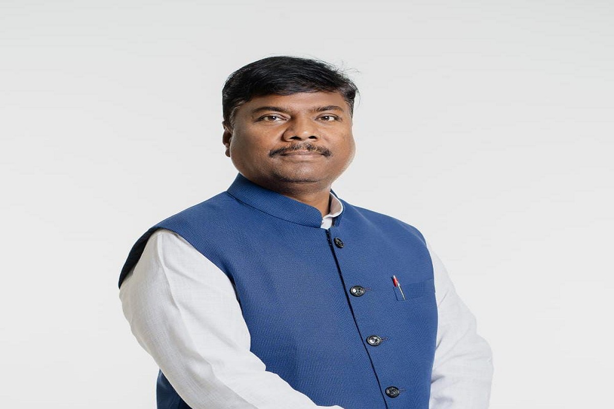 गरीबों के राशन पर डाका डालने वालों की खैर नहीं, मंत्री केदार कश्यप ने दी चेतावनी, दो सेल्समैन गिरफ्तार