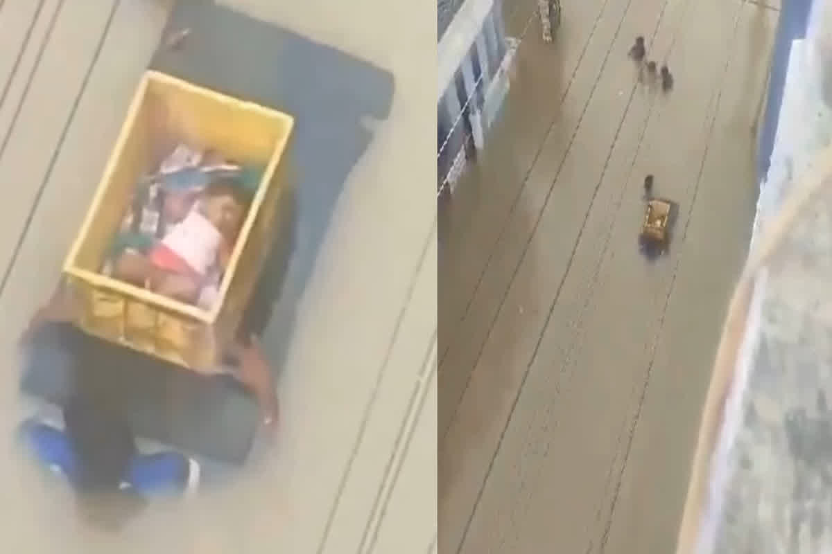 Andhra Flood Video: बाढ़ ने बिगाड़े हालात… जिंदगी बचाने सब्जी के कैरेट में बच्चे को ले जाते दिखे दो युवक, भावुक कर देगा ये वीडियो