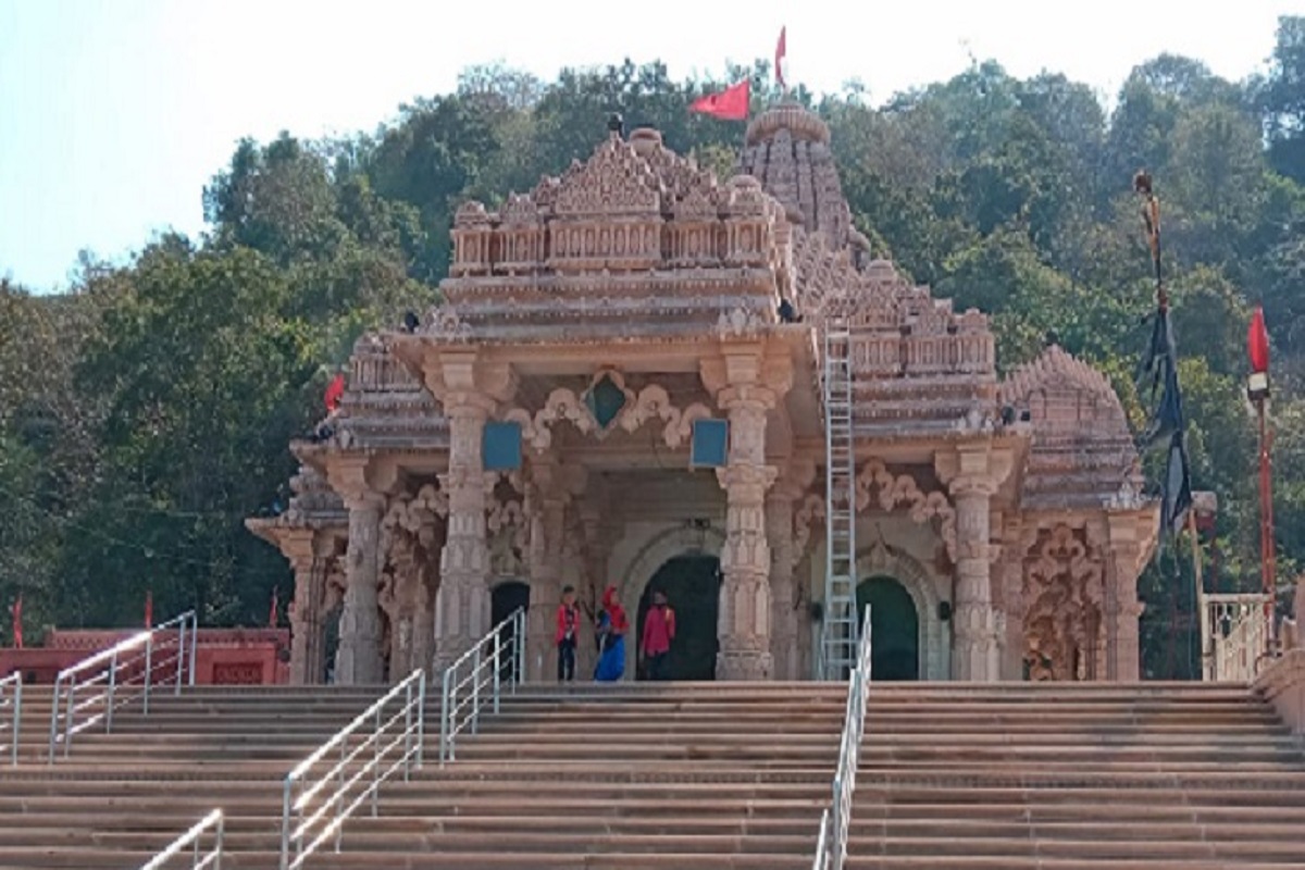 छत्तीसगढ़ सरकार का बड़ा फैसला, अब प्रदेश के देवी मंदिरों में होगा इस घी उपयोग, कलेक्टरों को निर्देश जारी