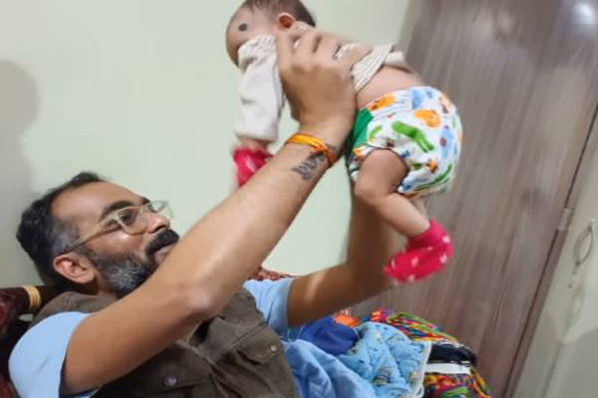 Happy Daughters Day 2024: ‘बेटी बिना नहीं सजता घरौंदा…बेटी है संस्कारों का परिंदा’ जानिए क्यों मनाया जाता है डॉटर्स डे