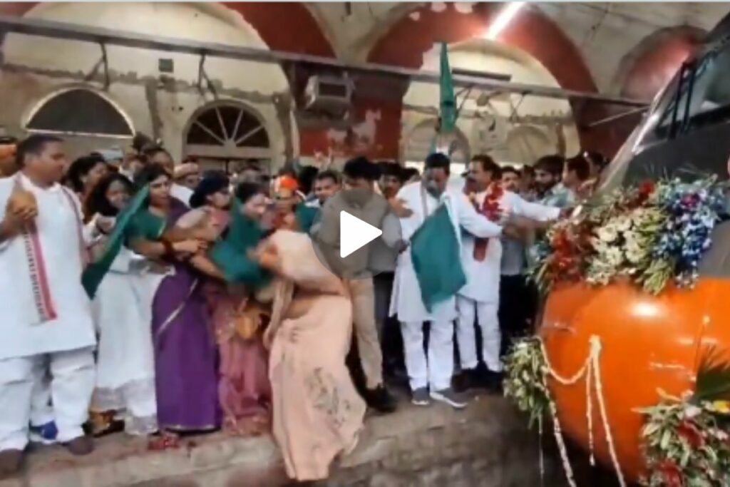 MLA Sarita Bhadoria fell on the track Video