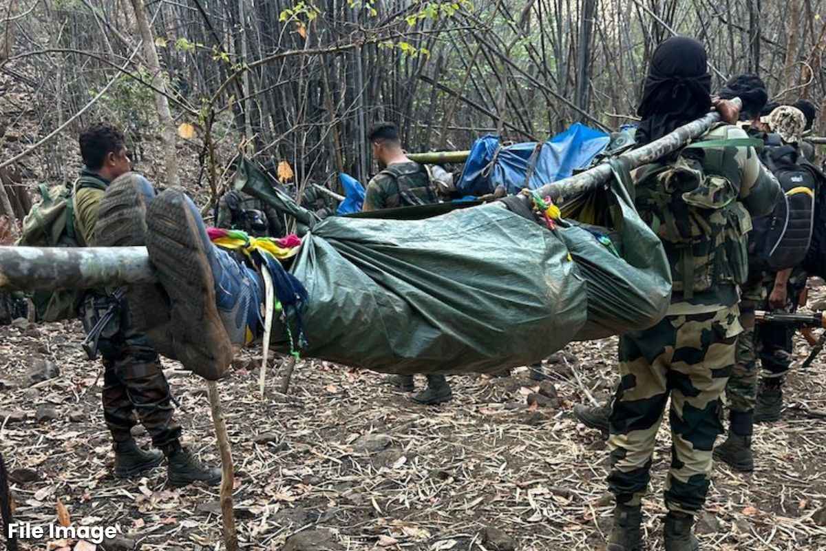 3 Maoists killed in Bastar: नक्सलियों के मांद में फिर घुसी पुलिस.. तीन खूंखार वर्दीधारी माओवादियों को किया ढेर.. तीनों पर 50 लाख रुपये तक का इनाम