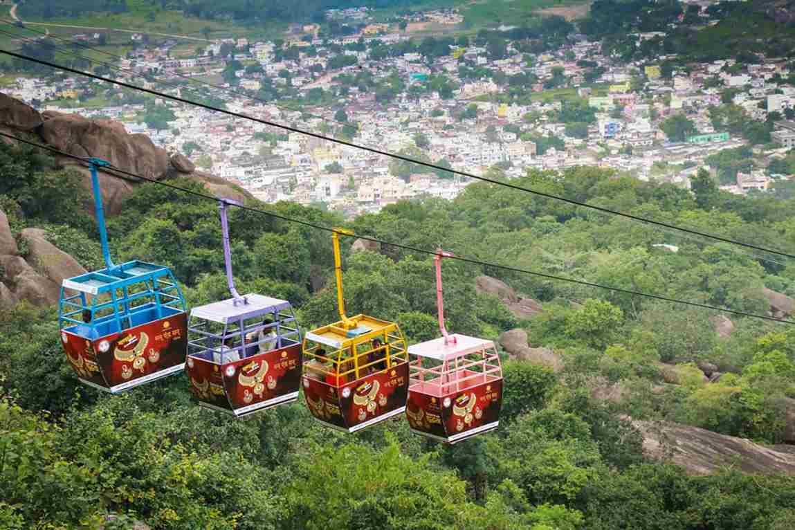 Dongargarh Ropeway News: देवीभक्तों के लिए खुशखबरी.. डोंगरगढ़ में शुरू हुआ रोपवे का संचालन, नवरात्रि की तैयारी में जुटा प्रशासन और ट्रस्ट