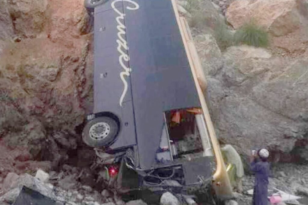 4 died in big bus accident in Balochistan state