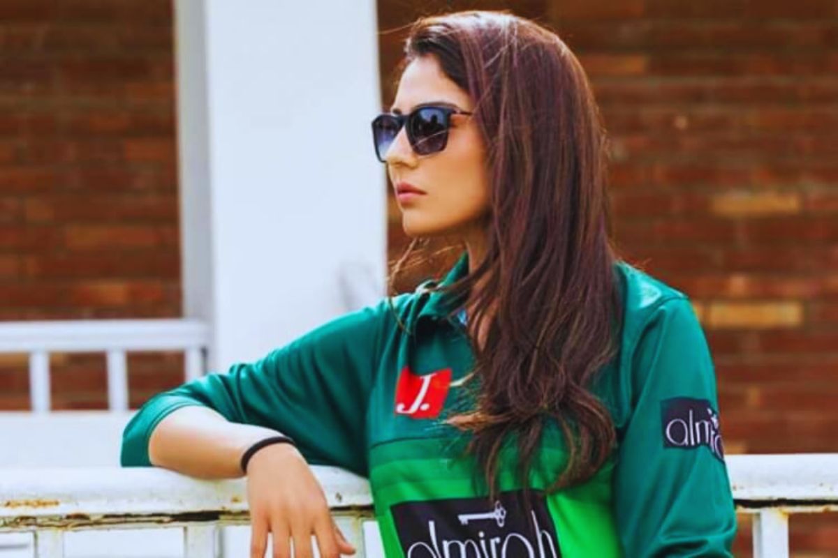 Most Beautiful Female Cricketers: क्रिकेट की इन हसीनाओं के सामने फ़िल्मी दुनिया की एक्ट्रेसेस भी भरती है पानी.. दीदार के लिए ही उमड़ती है स्टेडियम्स में भारी भीड़..