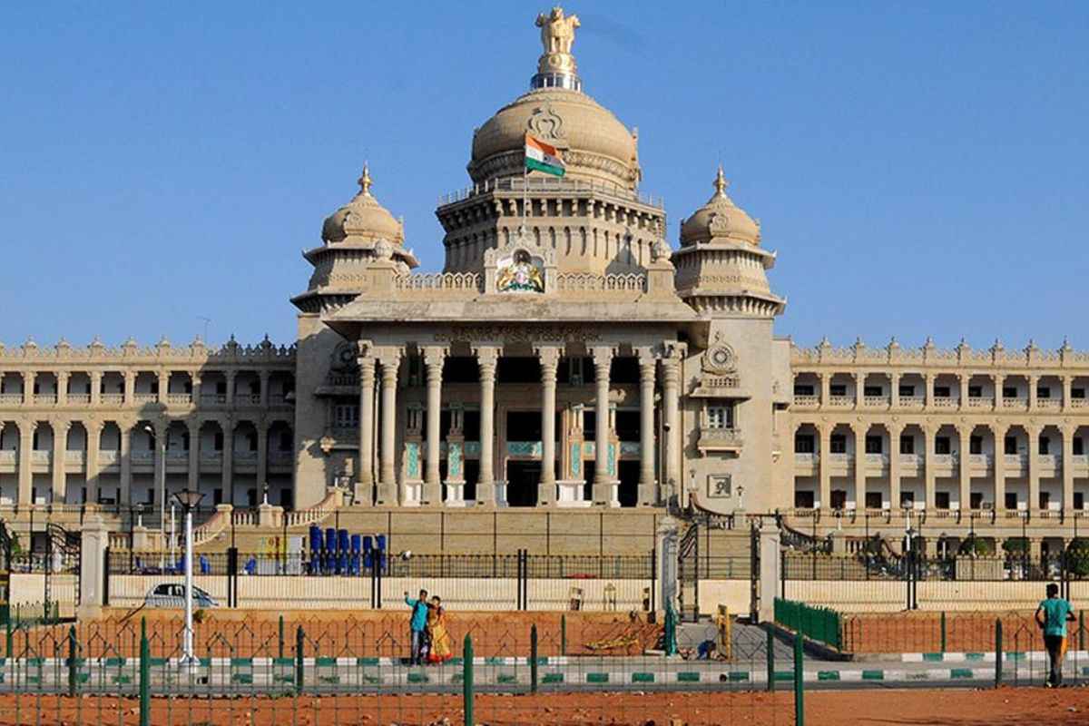 CM Resignation Updates: इस्तीफा देंगे कांग्रेस शासित राज्य के यह मुख्यमंत्री?.. उप-मुख्यमंत्री ने दिया बड़ा बयान, फंसे है इस मामले में..