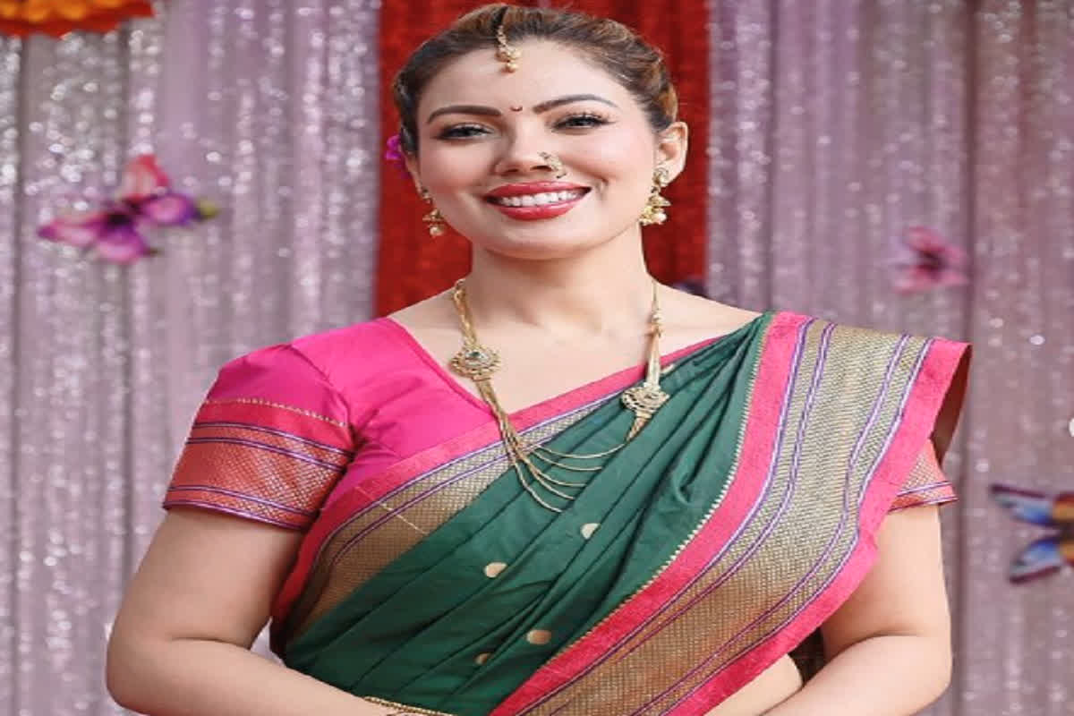 Munmun Dutta Hot Pics: ‘तारक मेहता का उल्टा चश्मा’ की हसीन बबिता भाभी ने बढ़ाया सोशल मीडिया का पारा, देसी लुक में कराया हुस्न का दीदार