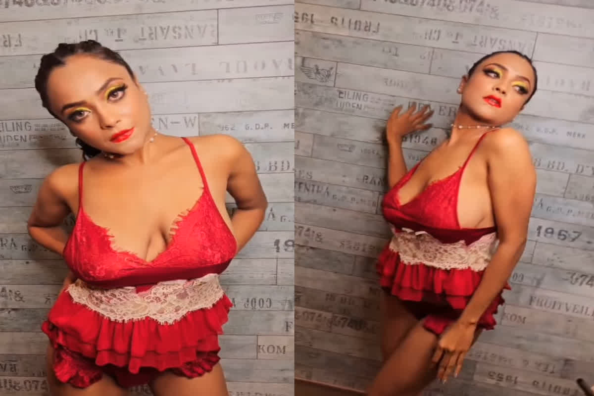 Ullu App Actress Bold Video: रेड मिनी ड्रेस में Ullu ऐप वाली हसीना ने दिखा दिया सबकुछ! लेटेस्ट वीडियो देख छूट जाएंगे पसीने