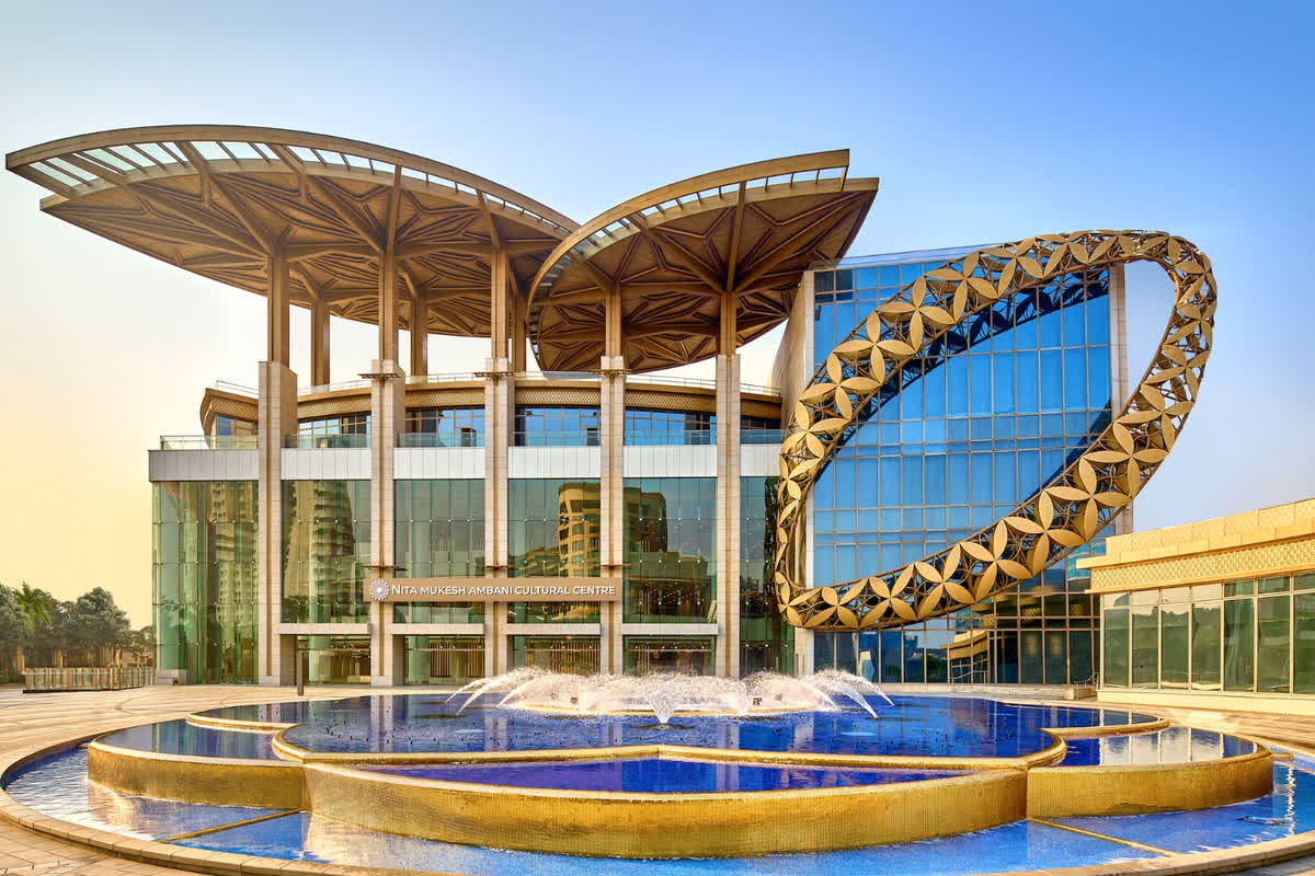World’s Best Cultural Centers List: भारत के कला परिदृश्य को बदल रहा ‘नीता मुकेश अंबानी कल्चरल सेंटर’, दुनिया के प्रमुख सांस्कृतिक केंद्रों में हुआ शामिल