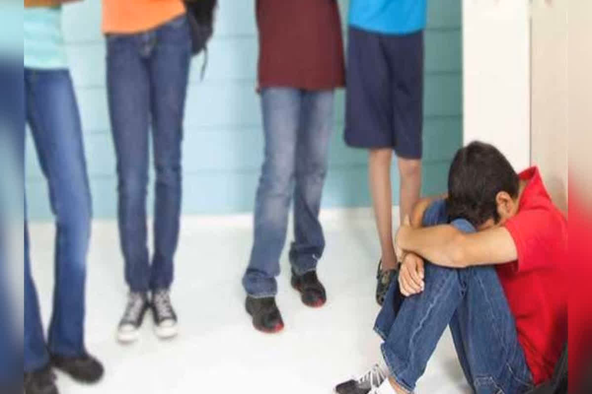 Ragging In School: नवोदय विद्यालय से फिर सामने आया रैगिंग का मामला, जूनियर छात्र के पीट और हाथ पर आए चोट के निशान, 5 छात्रों पर लगे आरोप