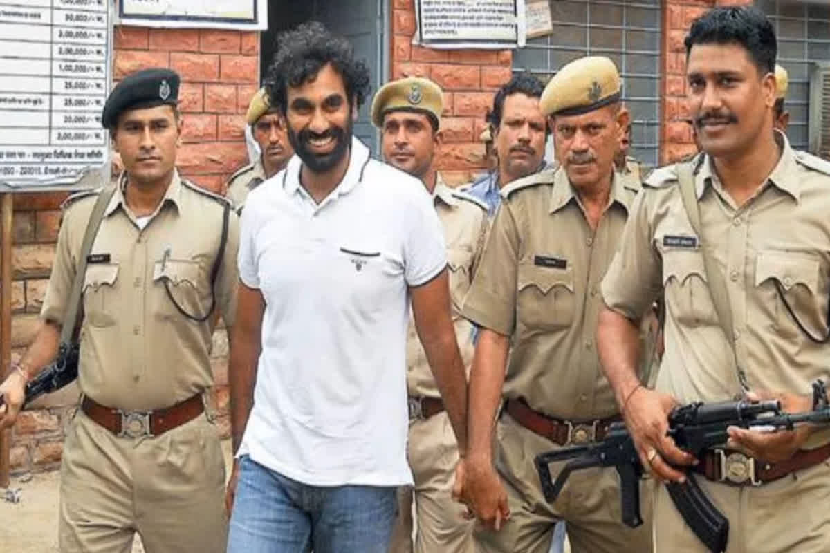 Gangster Seizing Raja Encounter: मारा गया मोस्ट वॉन्टेड हिस्ट्रीशीटर सीजिंग राजा, बीएसपी चीफ की हत्या के मामले में था फरार