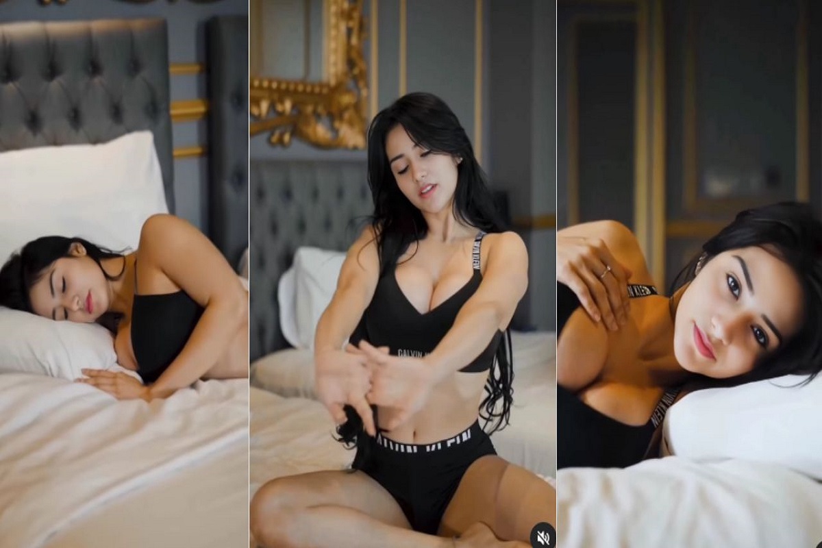 Sexy Video : ब्लैक ब्रा पहन बेड पर लेट गई लड़की, फिर दिखाई अपनी सेक्सी अदाएं, उड़ गई लड़कों की नींद