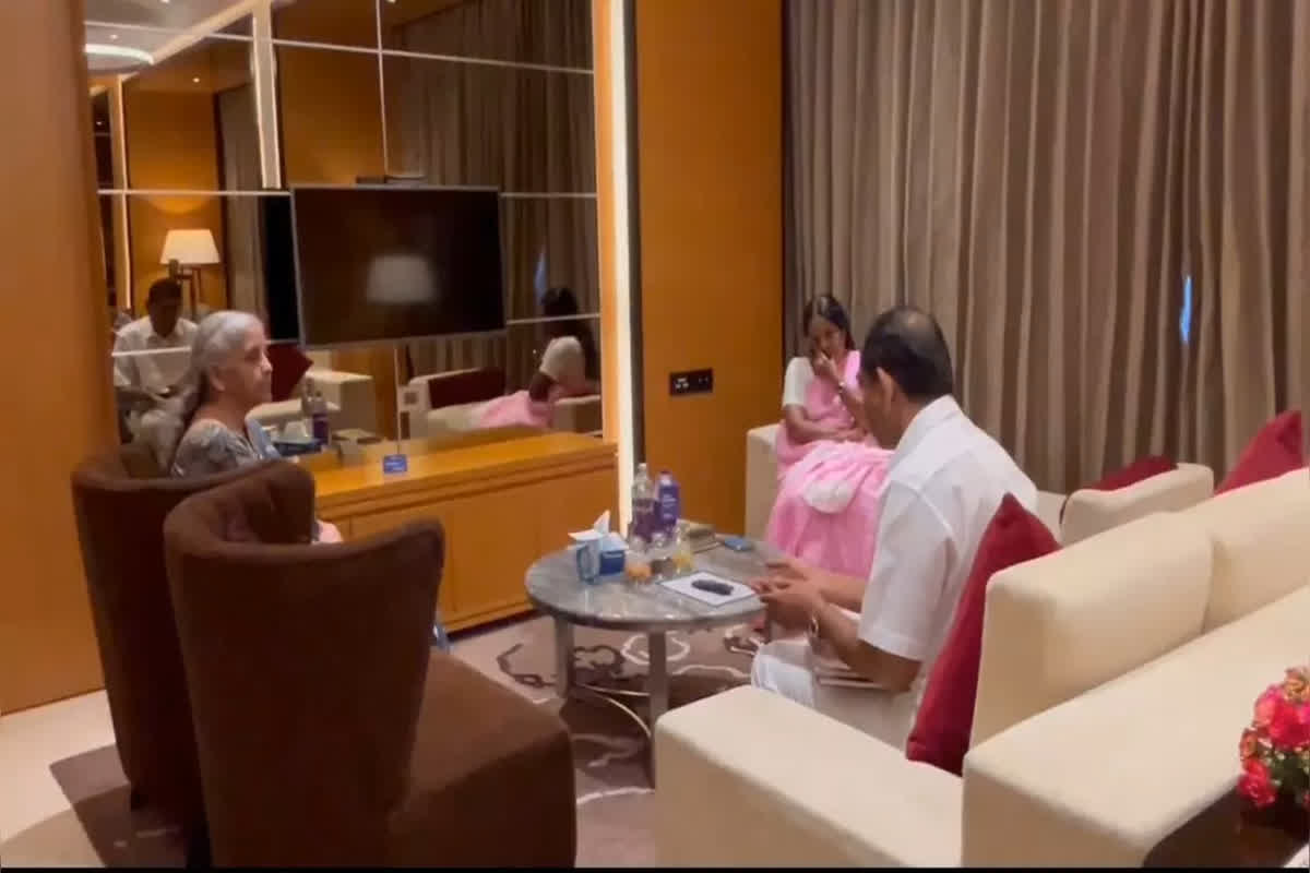 Leaked video of businessman apologising: निर्मला सीतारमण और अन्नपूर्णा रेस्तरां के मालिक श्रीनिवासन वीडियो लीक करने वाले भाजपा नेता पर गिरी गाज, पार्टी ने दिखाया बाहर का रास्ता