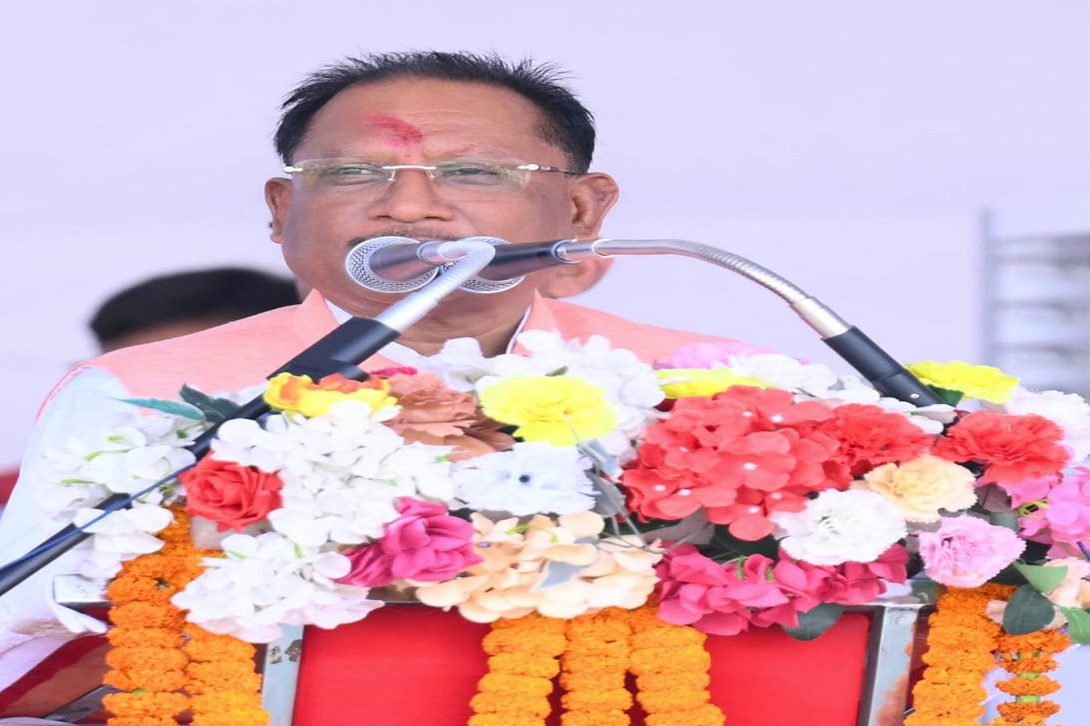 मुख्यमंत्री विष्णु देव साय के निर्देश पर बड़ी कार्रवाई, आत्मानंद स्कूल के प्राचार्य निलंबित, शिक्षिकाओं और छात्राओं के साथ गंदी हरकतों पर कार्रवाई