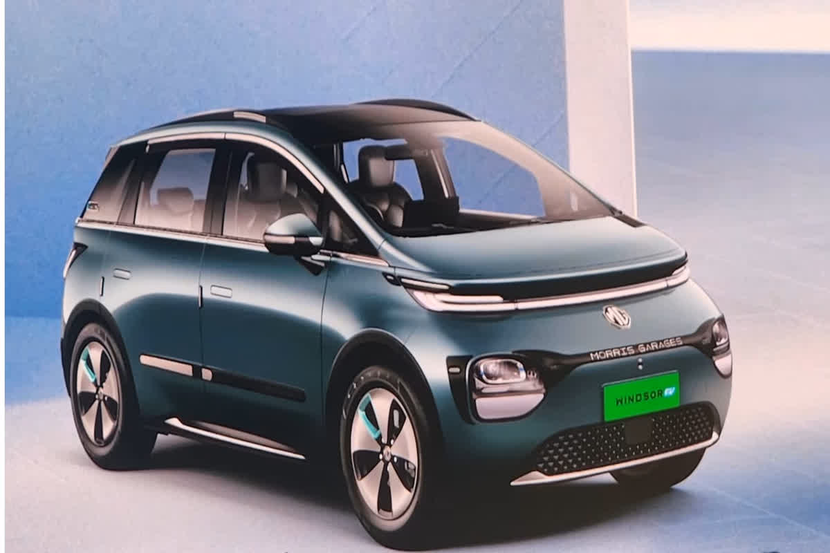 MG Windsor EV launched in India: सिंगल चार्ज में 300 से ज्यादा किमी रेंज, बैटरी की लाइफटाइम वारंटी.. धांसू सेफ्टी फीचर्स के साथ लॉन्च हुई नई इलेक्ट्रिक कार