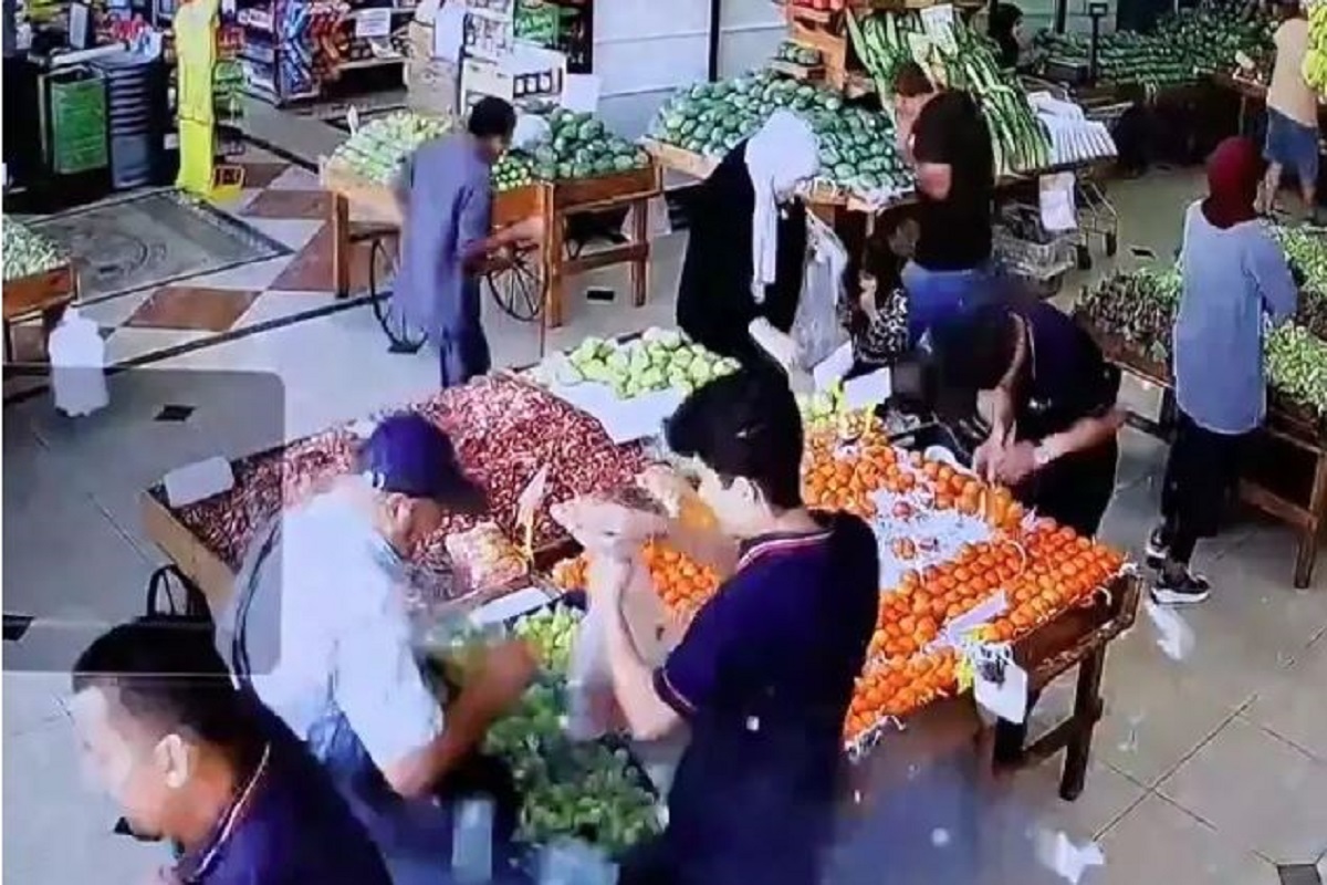 लेबनान में हिज्बुल्लाह लड़ाकों के पेजर्स में बड़ा धमाका; ईरानी राजदूत समेत 1000 से अधिक लोग घायल