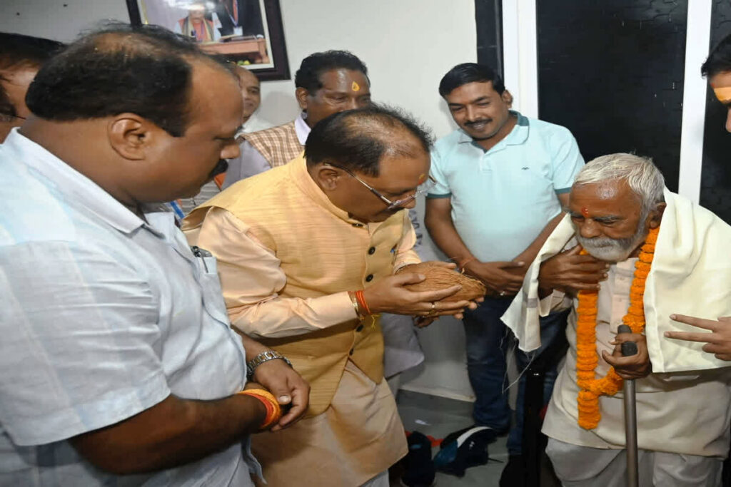 CM Sai Meets Childhood School Teacher