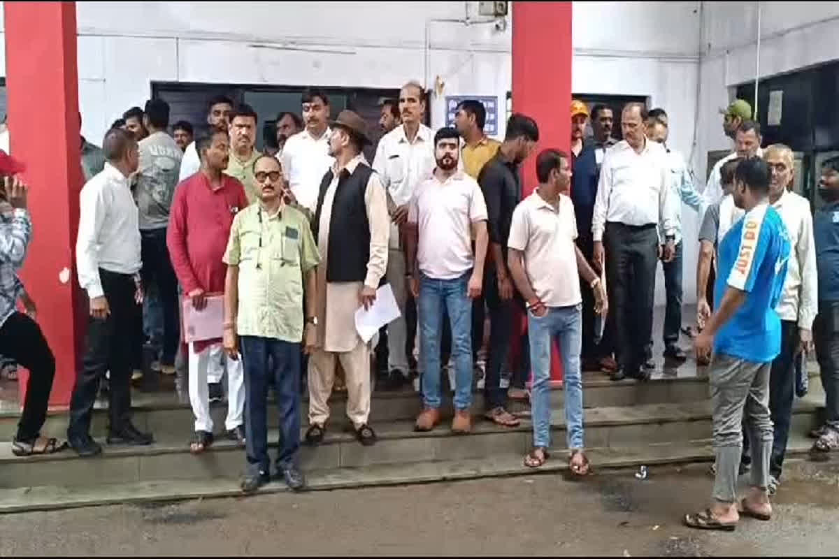 Gwalior Fraud News: जमीन खरीदी-बिक्री के नाम पर शख्स ने लगाया करोड़ों का चूना, ठगी का एहसास होते ही थाने पहुंचे पीड़ित