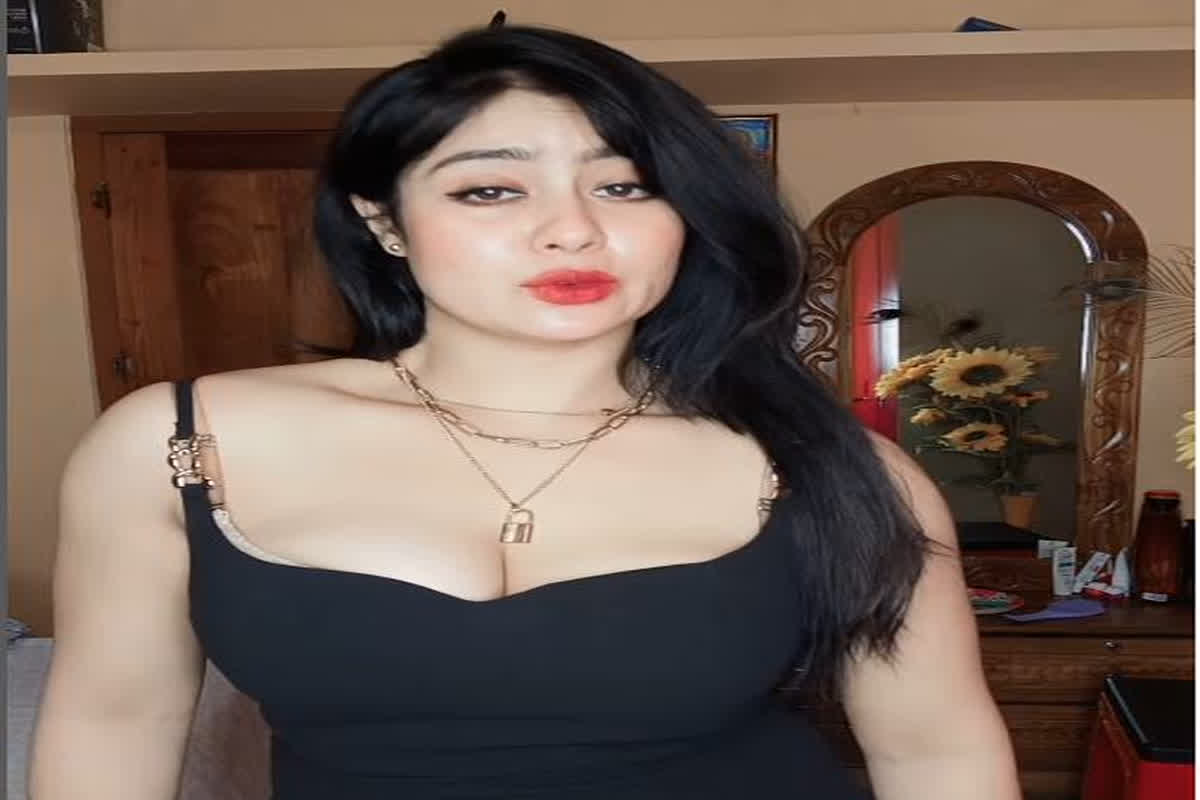 Indian Desi Bhabhi Sexy Video : Indian Desi Bhabhi का लेटेस्ट सेक्सी वीडियो आया सामने, देखकर बढ़ी फैंस के दिलों की धड़कन