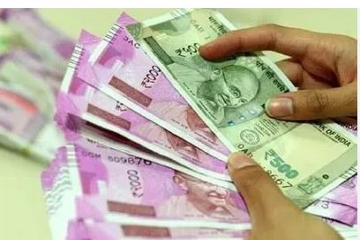 Minimum wages Hike: श्रमिकों के न्यूनतम वेतन में बढ़ोत्तरी का ऐलान, मुख्यमंत्री ने कहा अब 23836 रुपये तक मिलेगी सैलरी