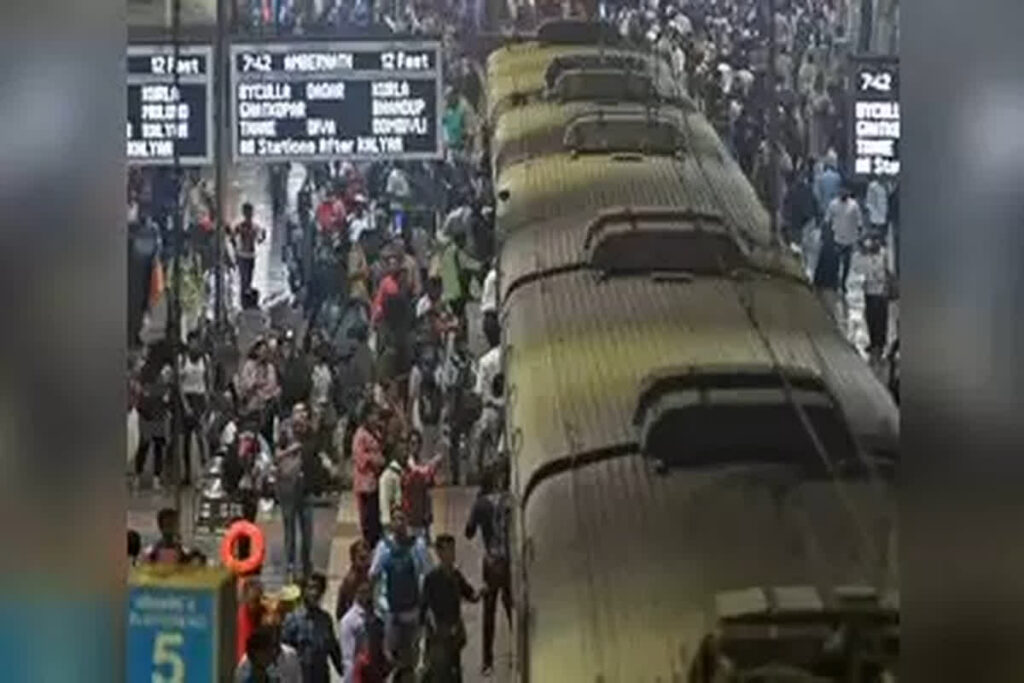 Firing at Badlapur railway station