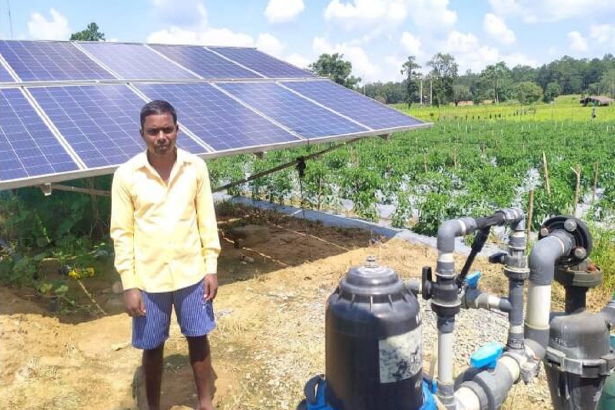 Free Solar Pump For Farmer: किसानों के लिए अच्छी खबर.. खेतों में सोलर पंप लगाने के लिए नहीं देंगे होंगे पैसे, सरकार उठाएगी पूरा खर्च