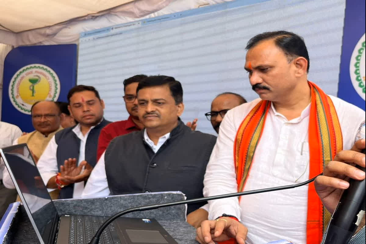 Pharmacy Council Online In CG : फार्मेसी काउंसिल के ऑनलाइन पंजीयन सुविधा का हुआ लोकार्पण, स्वास्थ्य मंत्री श्याम बिहारी जायसवाल ने कहा – आवेदकों को नहीं लगाना पड़ेगा काउंसिल का चक्कर