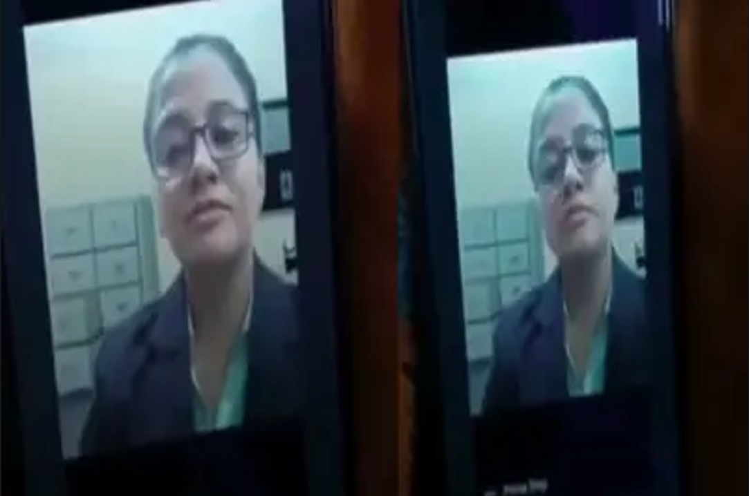 Student Proposes Teacher : मैम I Love You.. क्या आप मुझसे शादी करेंगी? ऑनलाइन क्लास के दौरान छात्र ने टीचर को किया प्रपोज, देखें वीडियो