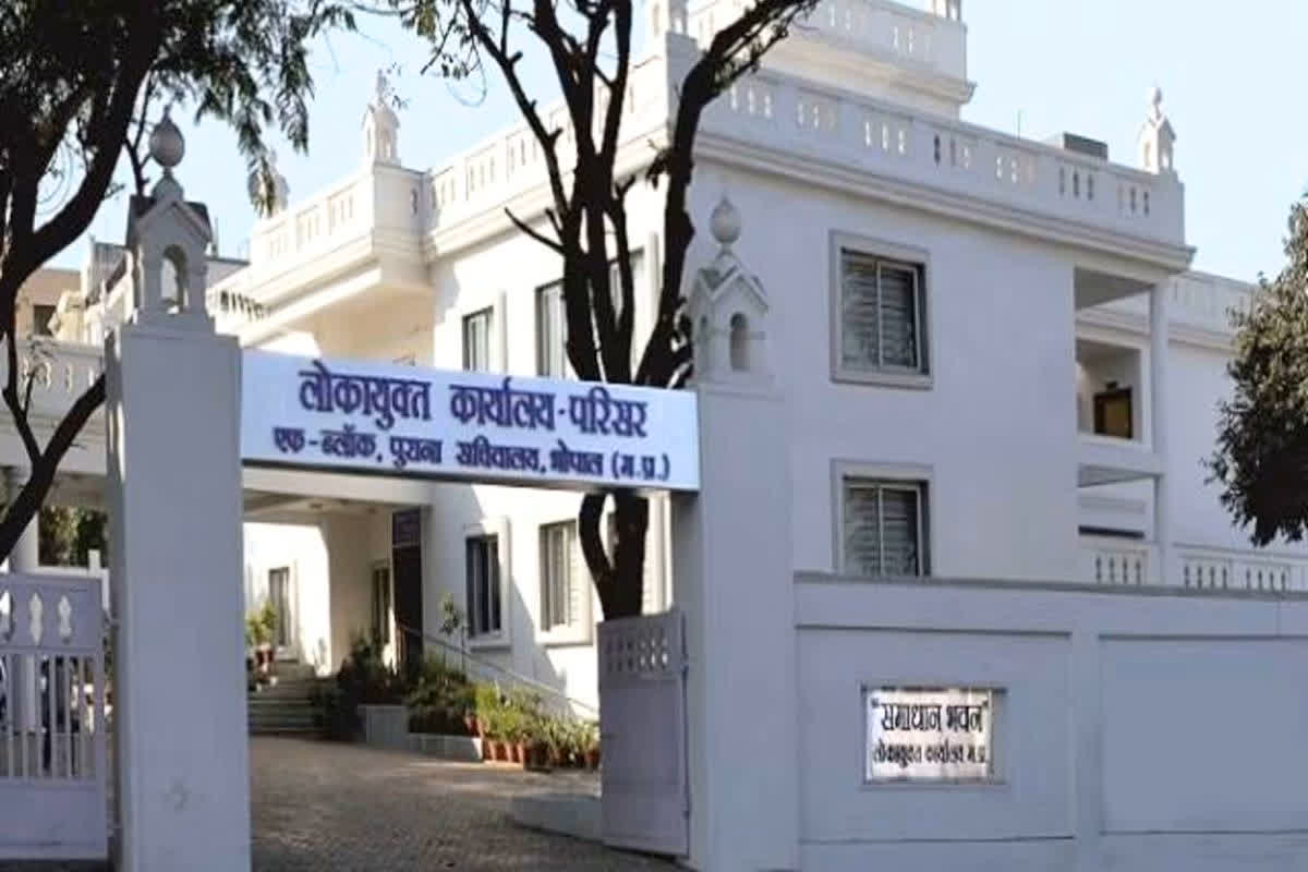 BDA Tarakchand Das Bhopal: हीरे-जेवरात और नकदी उगल रहा रिश्वतखोर बाबू का बैंक लॉकर.. अब तक 80 से ज्यादा चल-अचल संपत्तियों का मिला ब्यौरा