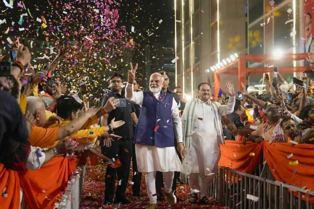 PM Modi in BJP Headquarters Live