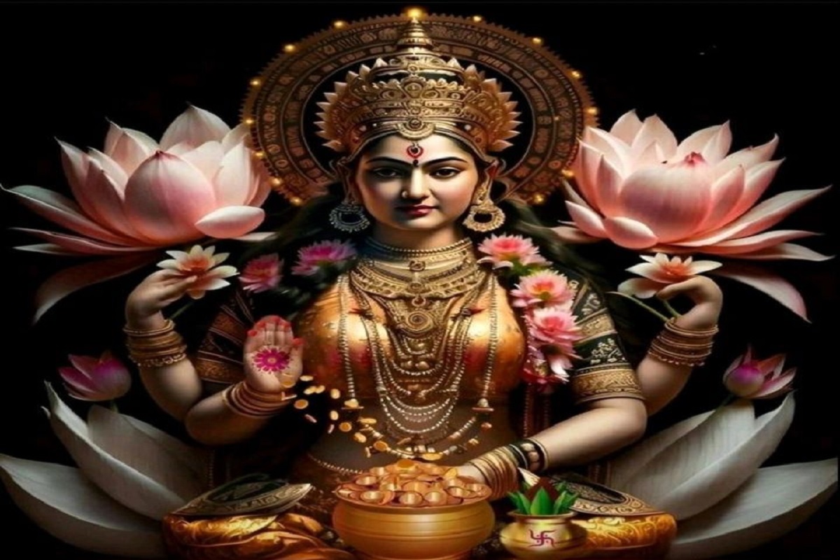 Kanakdhara Stotram : देवी लक्ष्मी की विशेष कृपा पाने के लिए धनतेरस और दिवाली पर ज़रूर पढ़ें अत्यंत शीघ्र फलदायी कनकधारा स्तोत्र की कथा एवं सम्पूर्ण पाठ का लाभ