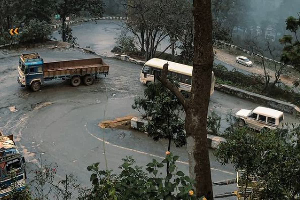 Keshkal Ghati News Today: केशकाल घाट में भारी वाहनों की एंट्र्री बैन! जानिए कहां से बस्तर पहुंचेंगे रायपुर-धमतरी से आने वाली गाड़ियां