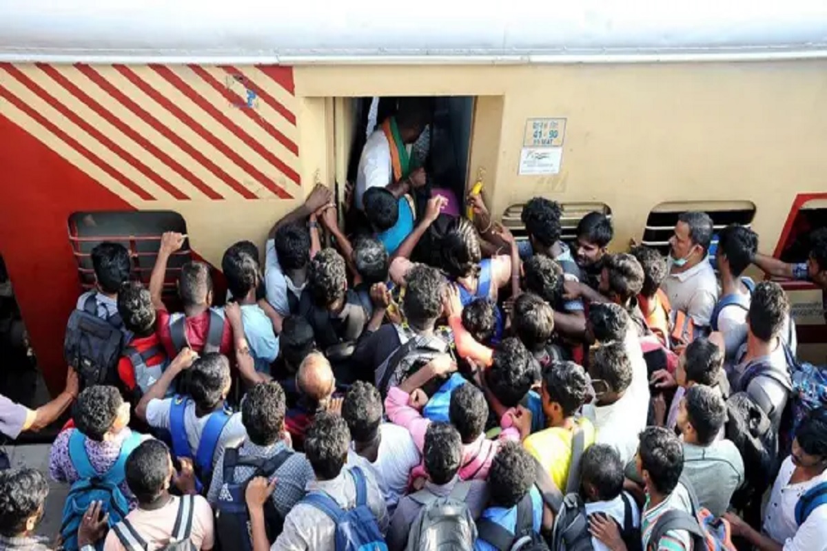 Railway News : अब नहीं होगी राजधानी के रेलवे स्टेशन पर यात्रियों की भीड़, मिलेगी ये अतिरिक्त सुविधा, मुंबई में हुए हादसे के बाद लिया गया ये बड़ा फैसला