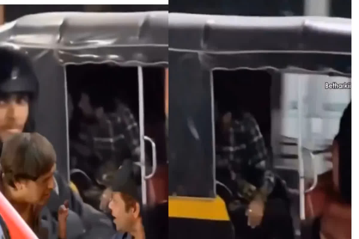 Couple Romance in Auto: हमें नहीं जमाने की परवाह…! चलती ऑटो में रोमांस करते नजर आए प्रेमी-प्रेमिका, नजारा देखने थम गए बाइकों के पहिए, वायरल हो रहा वीडियो