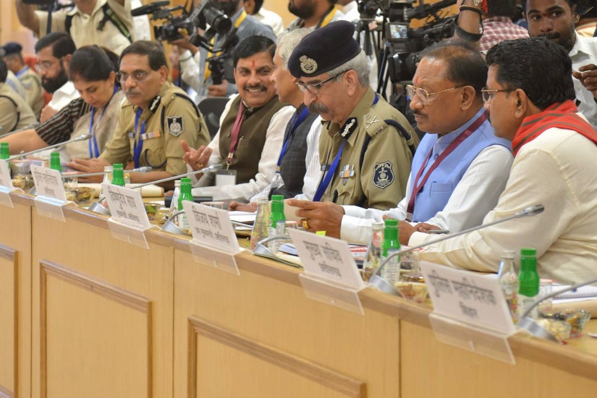 छत्तीसगढ़ में नक्सल मोर्चे पर मिली सफलता से गदगद दिखे केंद्रीय गृहमंत्री शाह, थपथपाई साय सरकार की पीठ, सीएम को दी बधाई