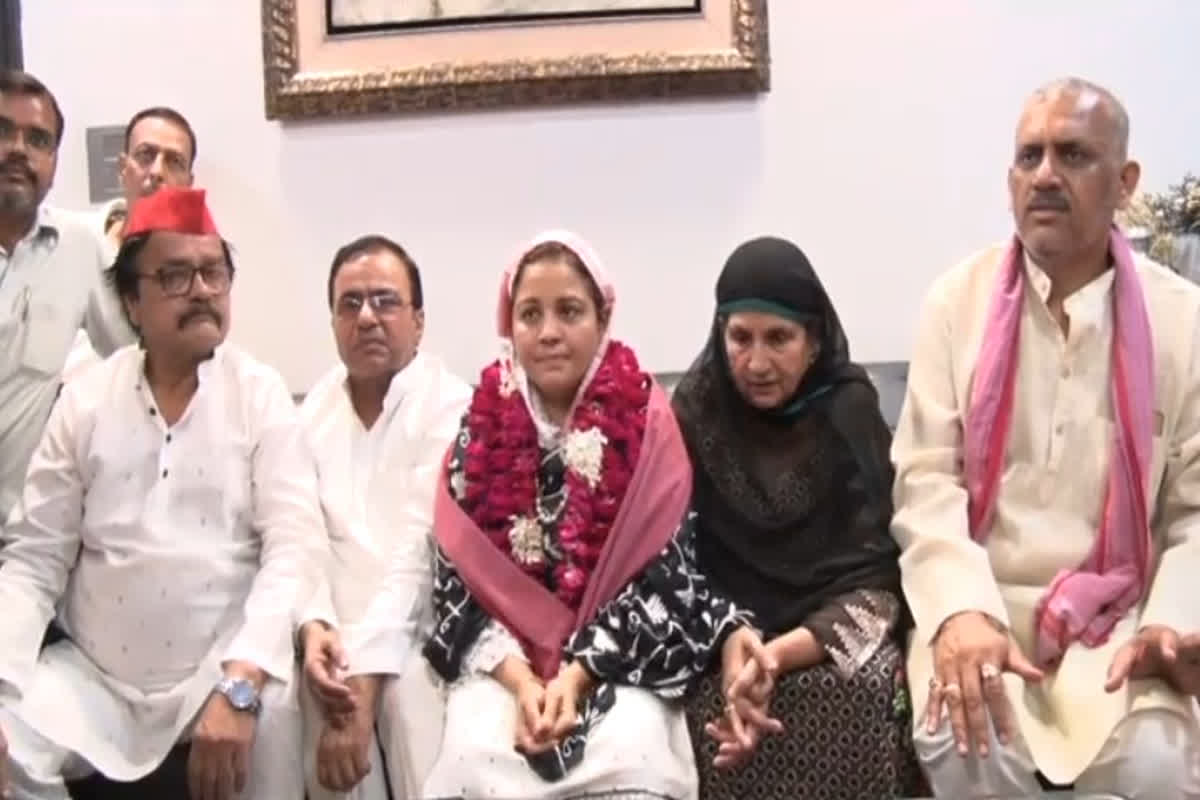 UP Sisamau By-Election: जेल में बंद सपा विधायक की पत्नी को मिला टिकट, जानें किस सीट से लड़ेंगी चुनाव