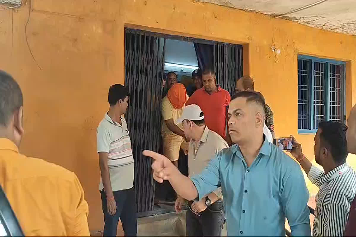 Kuldeep Sahu Surajpur Murder: पुलिस को देखकर भी नहीं की भागने की कोशिश.. अंबिकापुर के लिए कटाया था टिकट.. कंडक्टर ने सुनाई हत्यारे कुलदीप साहू की कहानी
