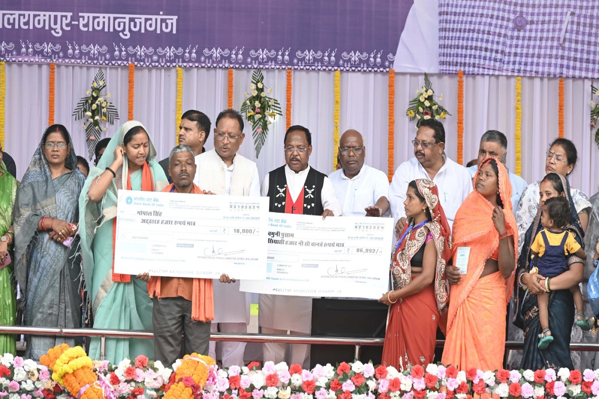 महात्मा गांधी के सपनों को पूरा कर रहे प्रधानमंत्री मोदी, मुख्यमंत्री विष्णुदेव साय ने कहा ‘धरती आबा’ से छत्तीसगढ़ के जनजातीय समुदायों को मिलेगा लाभ