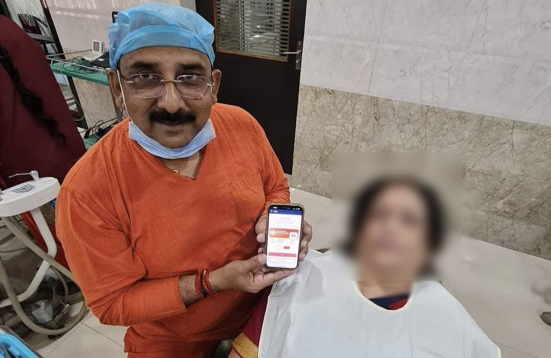 कोरबा: गज़ब कर दिए अध्यक्ष जी!.. इलाज कराने आई महिला मरीज को ही बना दिया BJP का मेंबर, सोशल मीडिया पर तस्वीर हो रही वायरल..