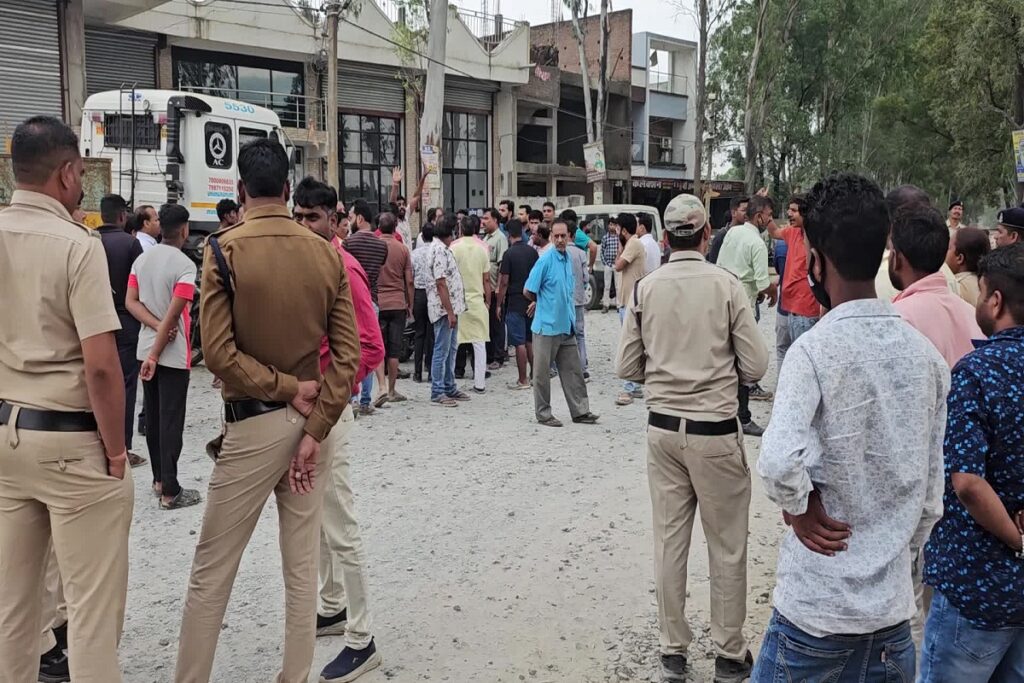 Ambikapur-Raigarh NH43 blocked for the whole day