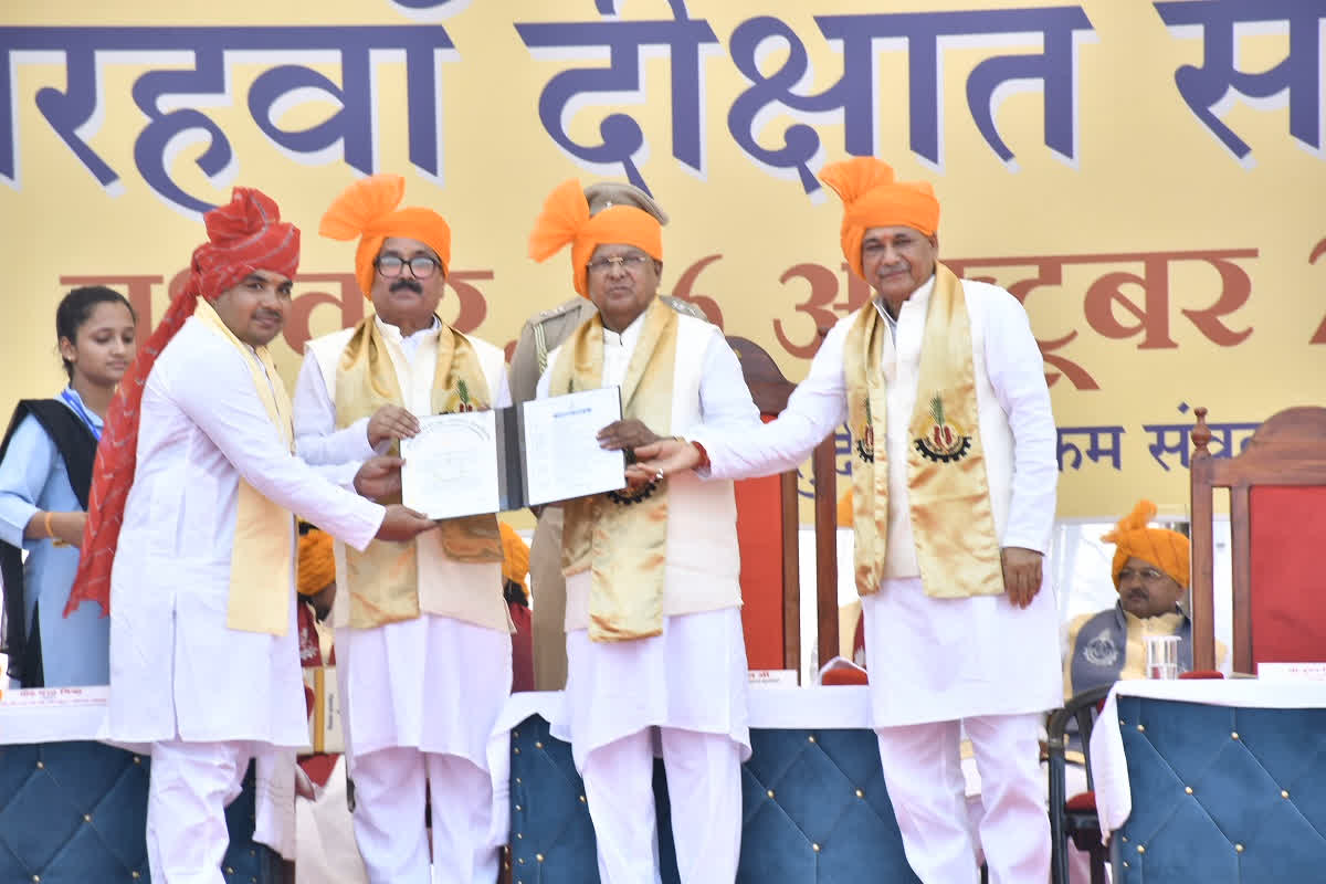 अनिल शुक्ला ने पत्रकारिता एवं जनसंचार विषय में की Ph.D, मध्यप्रदेश के राज्यपाल मंगु भाई पटेल ने प्रदान की उपाधि