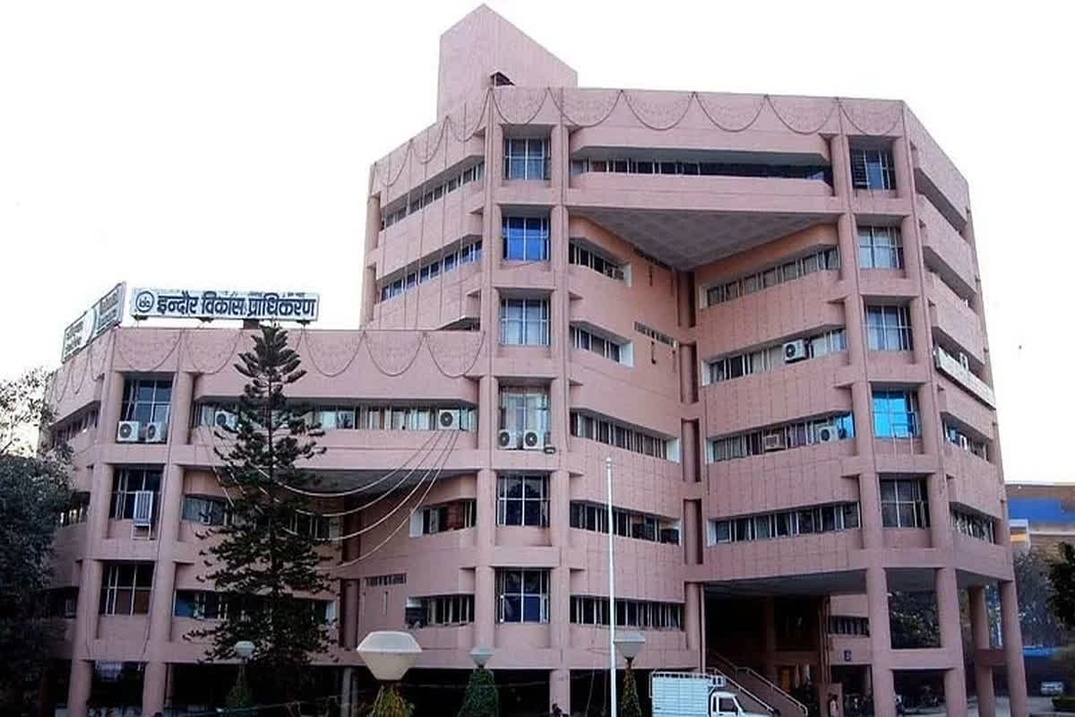 Ahilya Path Yojana: आईडीए गेट के बाहर किसानों का प्रदर्शन… पूरी नहीं हुई ये मांग तो इस बार मनाएंगे ‘काली दिवाली’