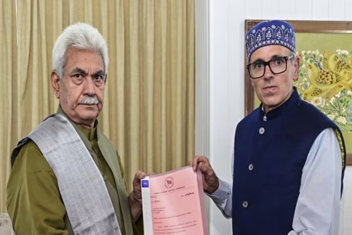 Jammu-Kashmir: सीएम अब्दुल्ला के इस बड़े प्रस्ताव को मिली LG की मंजूरी, जल्द करेंगे पीएम मोदी से मुलाकात