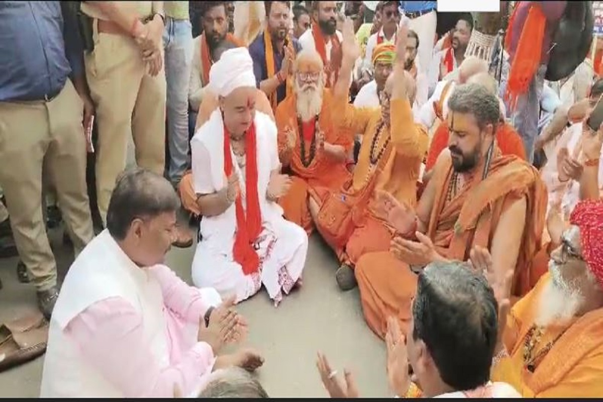 सरकारी नियंत्रण से मुक्त होंगे मंदिर! हिंदू संगठनों के आक्रोश के बाद मंत्री केदार कश्यप ने दिया ये आश्वासन