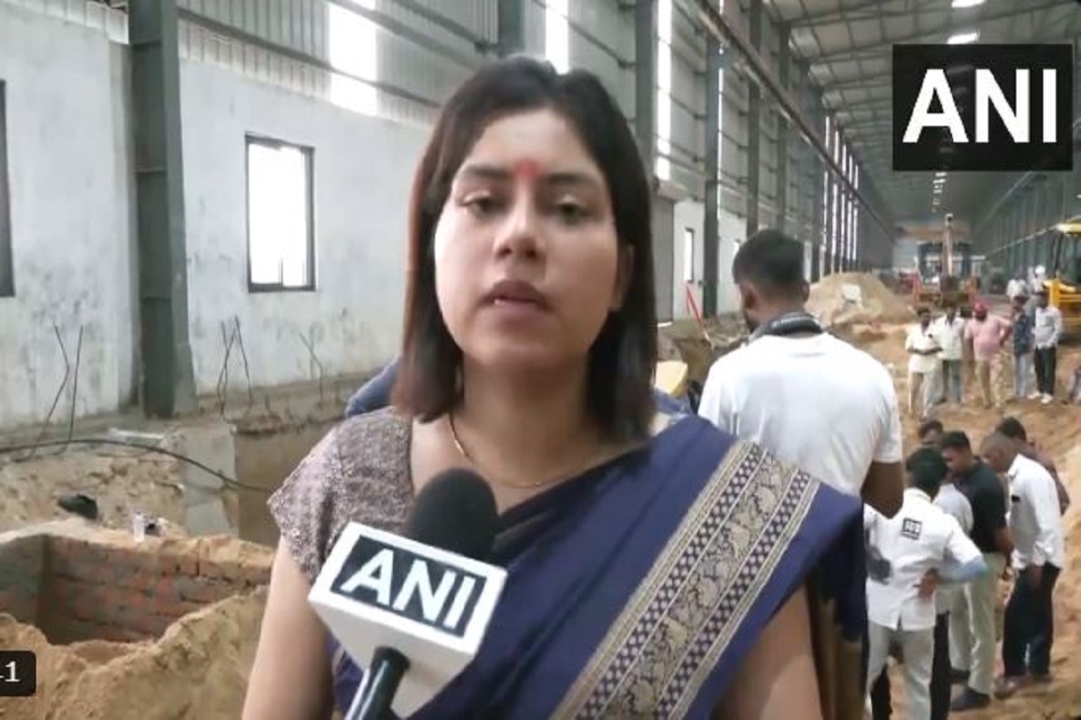 मेहसाणा में भीषण हादसा, दीवार के नीचे से अब तक 8 शव बरामद