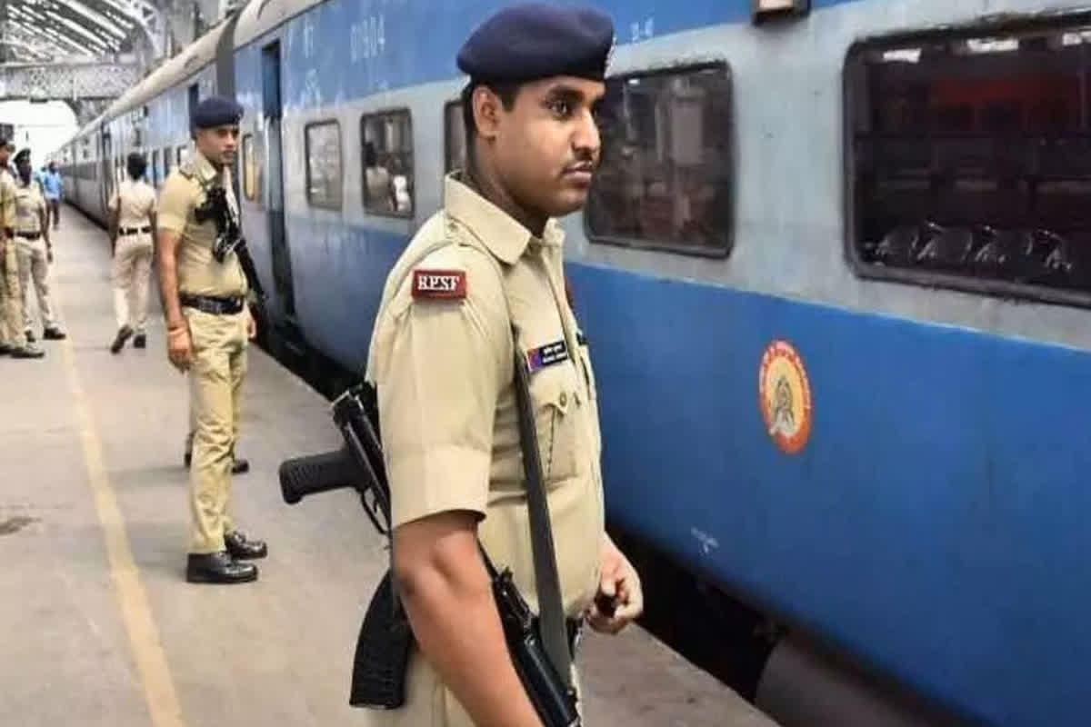 Indian Railways Luggage Rules: ट्रेनों में इन सामानों के साथ किया सफर तो होगी सख्त कार्रवाई.. की अनदेखी तो होगी सीधे जेल, रेलवे जोन ने जारी किया दिशा-निर्देश