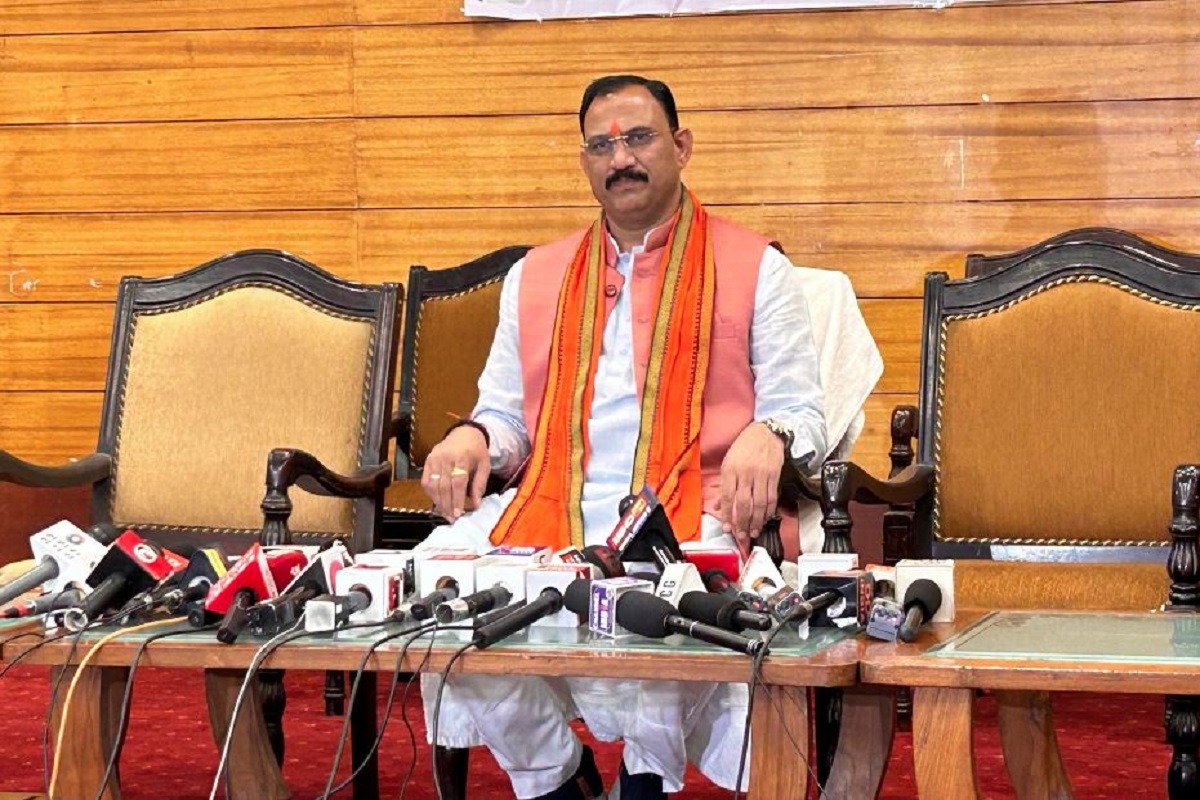दंतेवाड़ा में मोतियाबिंद ऑपरेशन में लापरवाही का मामला, नेत्र सर्जन डॉ गीता नेताम समेत तीन निलंबित