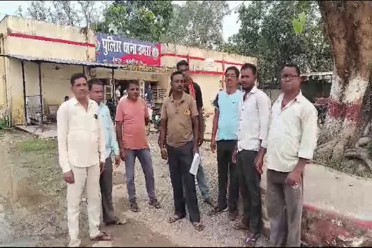 CG News: नौकरी से निकालने की धमकी देकर शारीरिक संबंध बनाने की मांग, पार्षद पति ने महिला कर्मचारी से की छेड़छाड़, मामला दर्ज